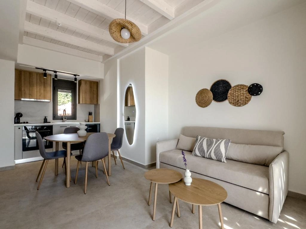 Suite 7 - Gallery 18